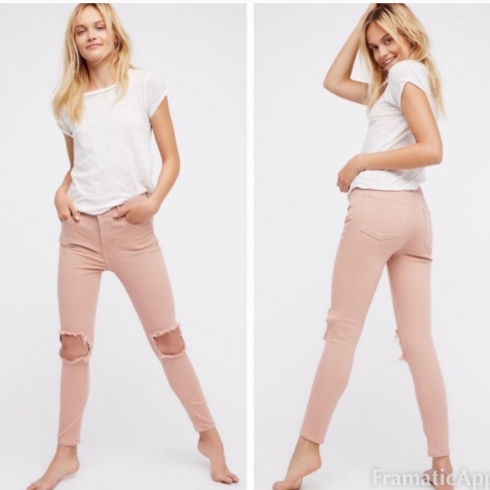 Free People Dusty Rose Busted Knee High Rise Jeans Size 26
